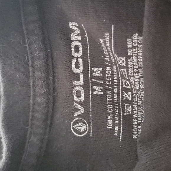 Boys M Bundle. Vans long sleeve hoodie and volcom long sleeve tshirt - Picture 2 of 3